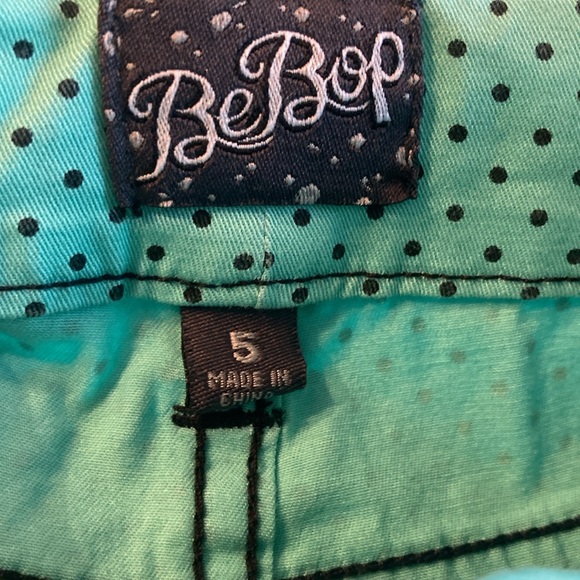 Women’s Be Bop green black polka dot cuffed hem shorts size 5 - NWT - Picture 7 of 9